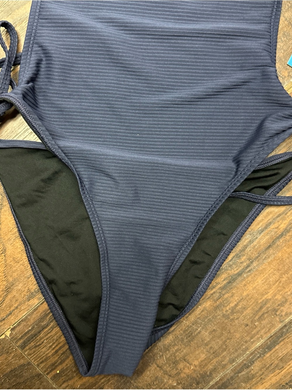 CUPSHE Women's One Piece Swimsuit Bathing Suit Halter Cutout <<<<332>>> - Picture 7 of 7